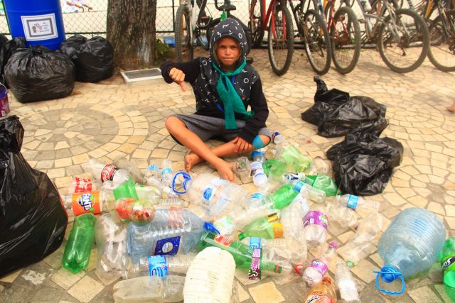 Maresias recolhe 120kg de lixo no Dia da Limpeza